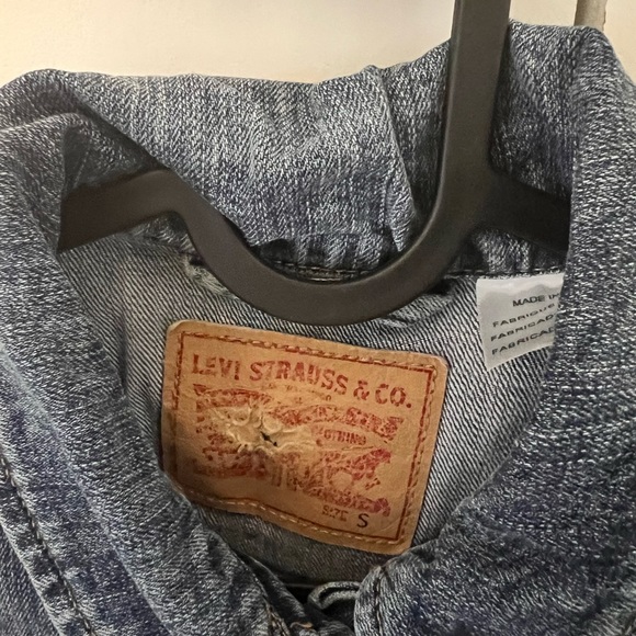 LEVIS Denim Jacket - Picture 2 of 3